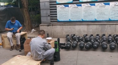疊片污水處理器，正在裝配